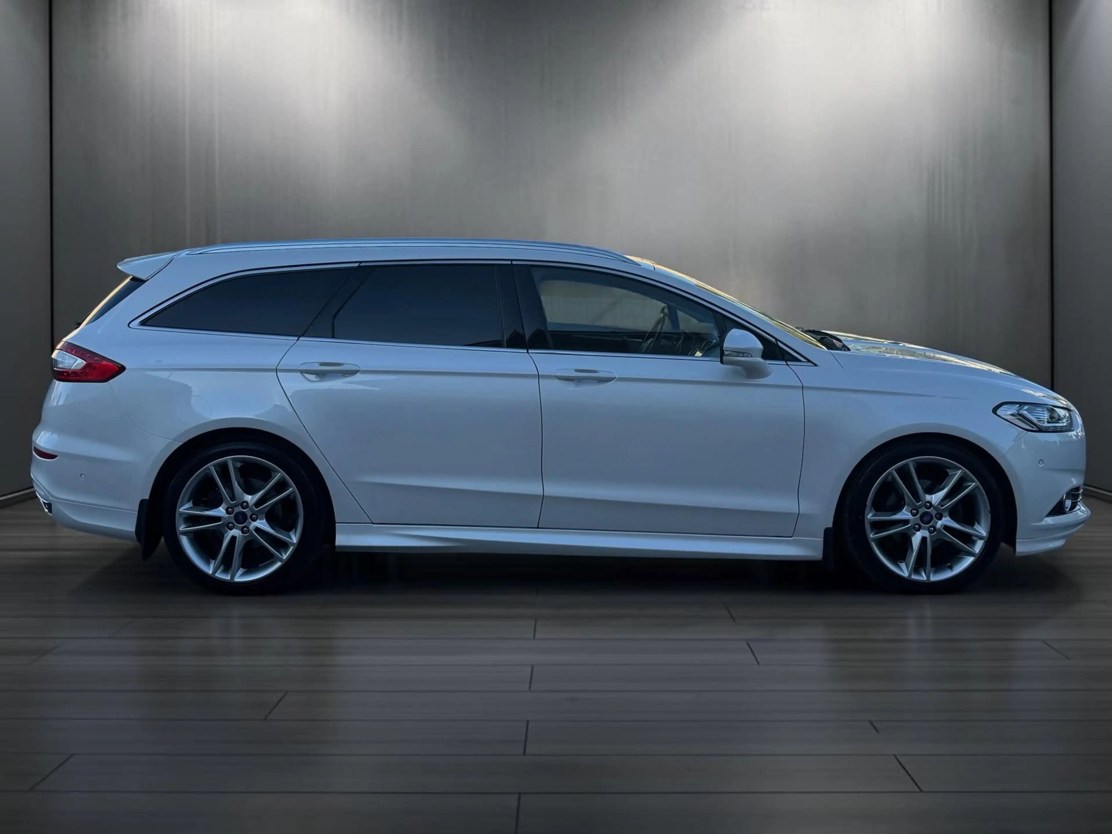 Ford Mondeo — photo 4