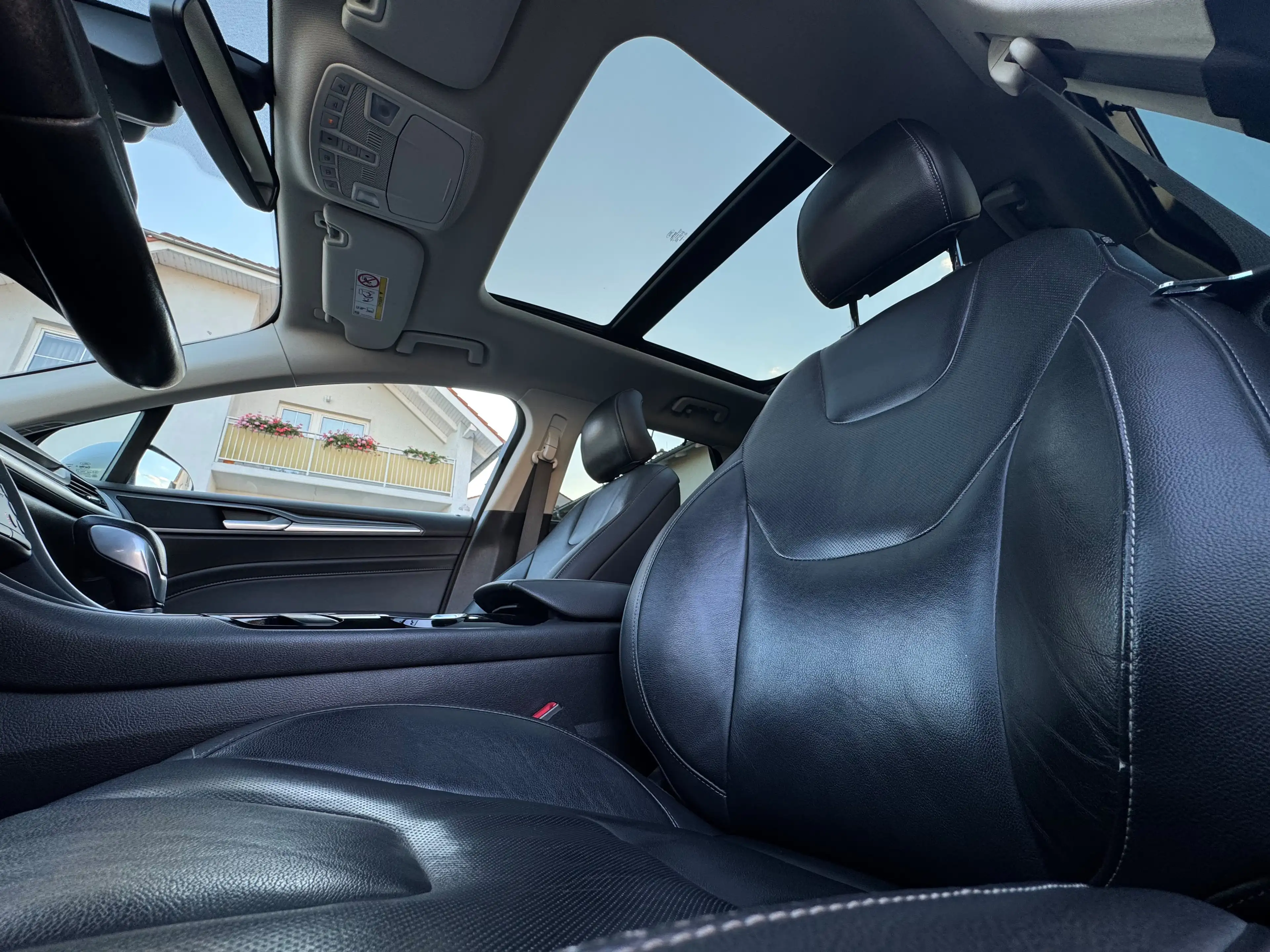 Ford Mondeo — photo 10
