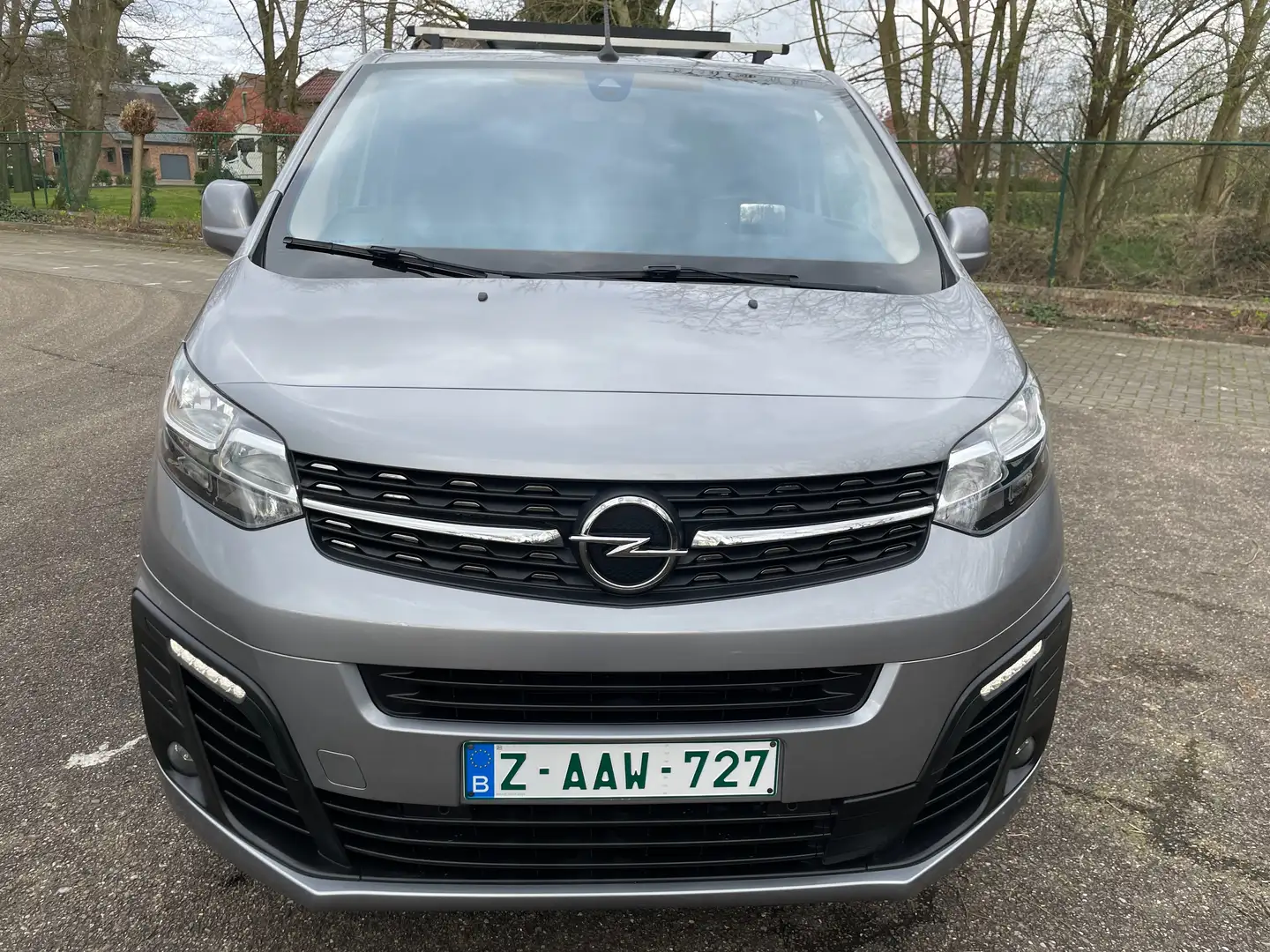 Opel Vivaro 2.0CDTi **Gereserveerd**Réservé**ACC Gris - 2