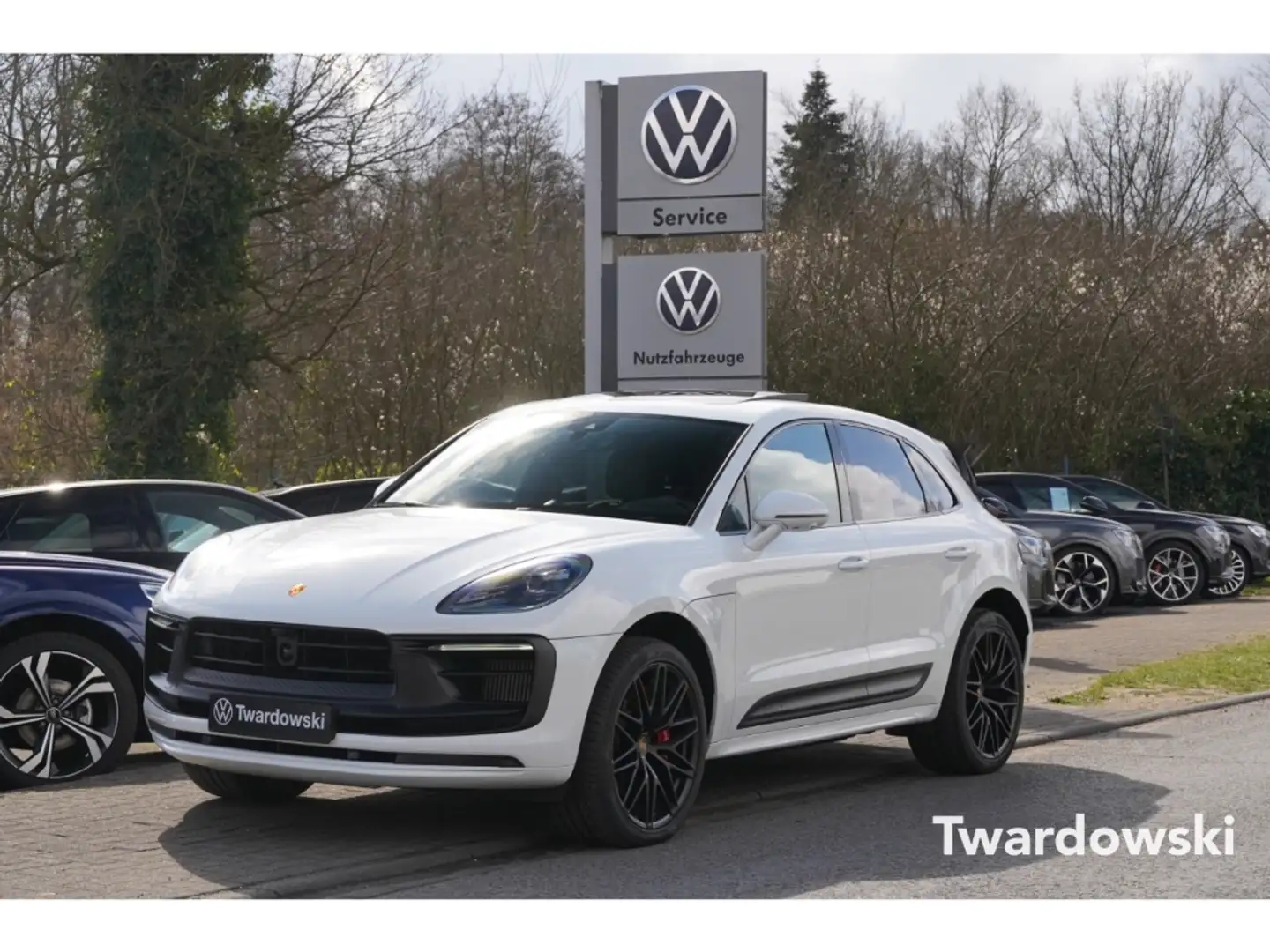 Porsche Macan GTS Pano Bose 18-Wege AHK 360° Memory ACC Weiß - 1