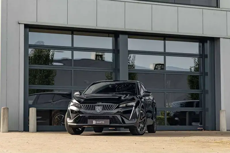 PEUGEOT 408