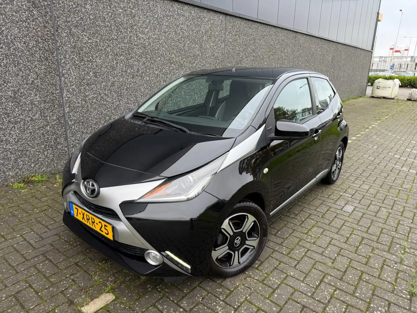 Toyota Aygo 1.0 VVT-i x-clusiv/Nieuwe APK en beurt! CLIMA/CAME Noir - 2