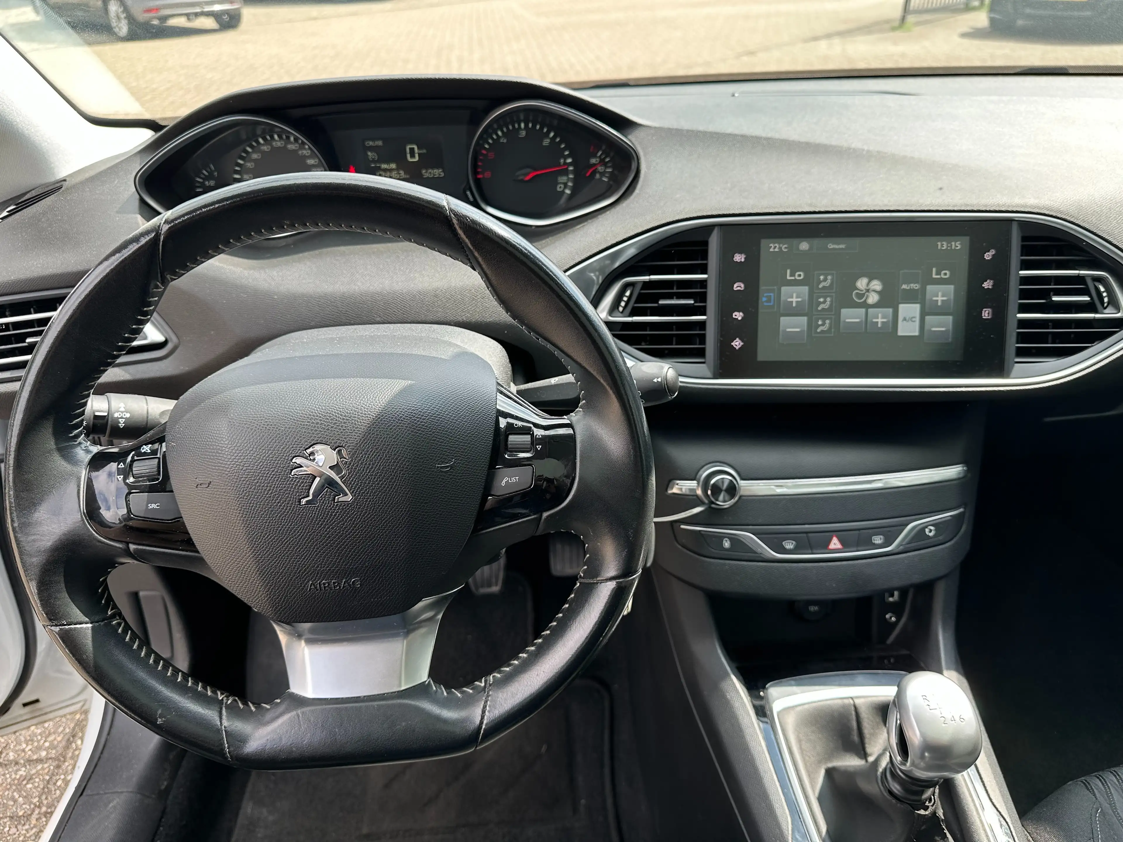 Peugeot 308 1.6 BlueHDI B. L. Ex — photo 9