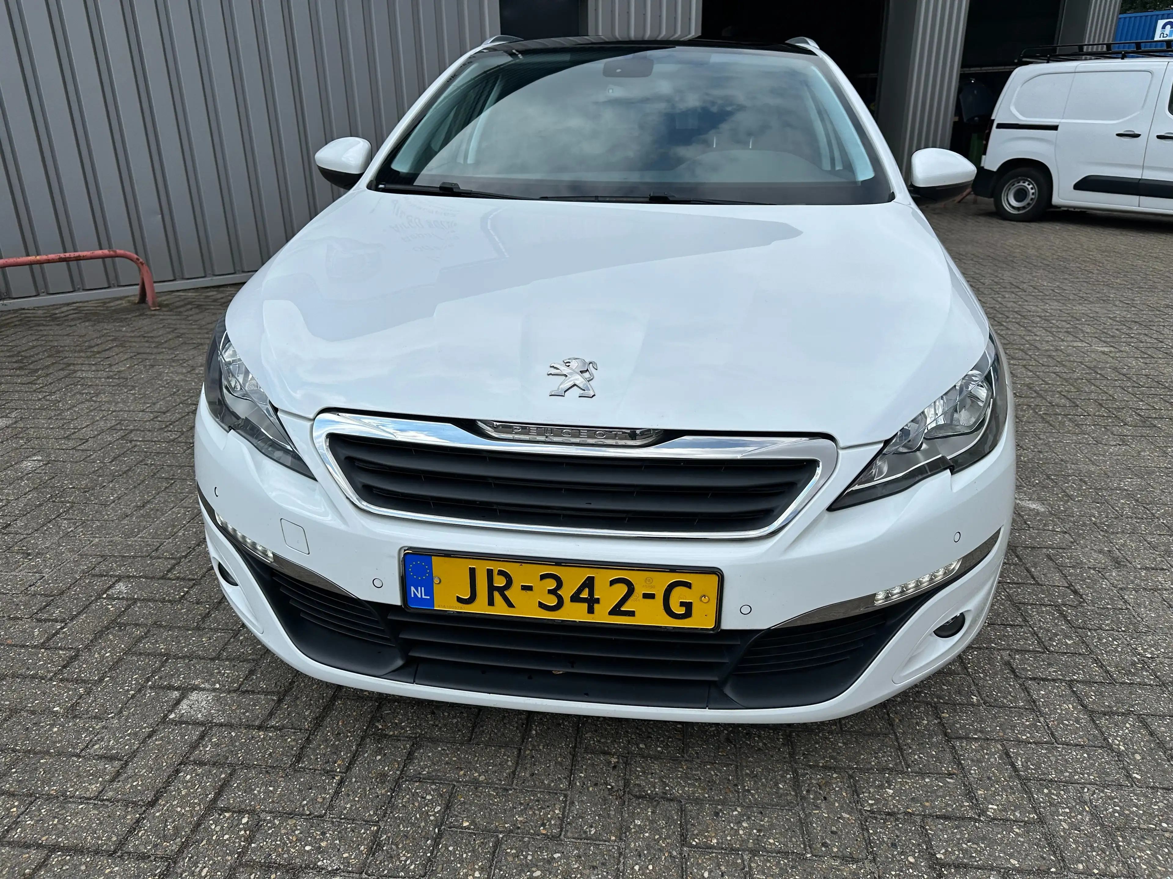 Peugeot 308 1.6 BlueHDI B. L. Ex — photo 7