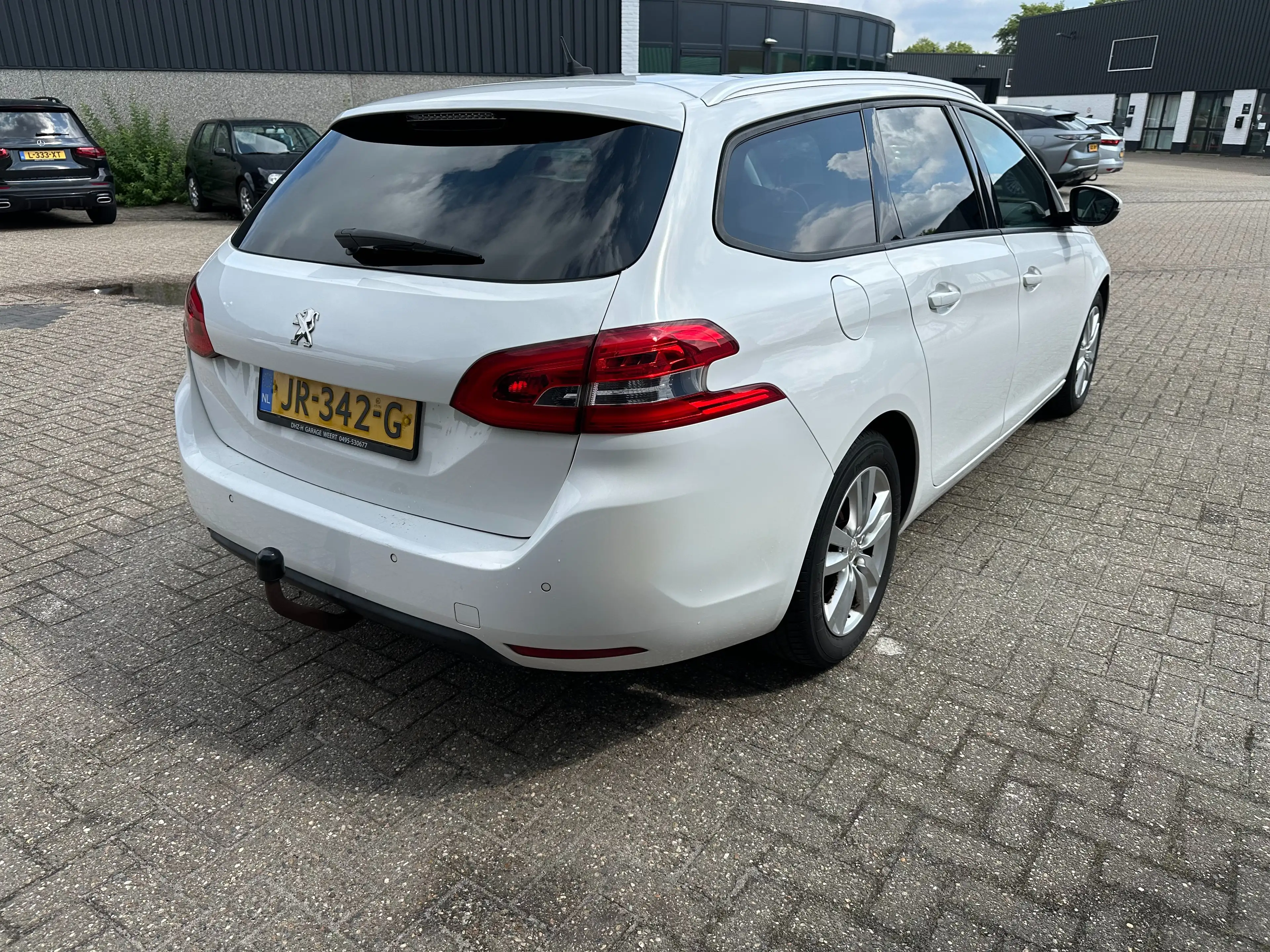 Peugeot 308 1.6 BlueHDI B. L. Ex — photo 4