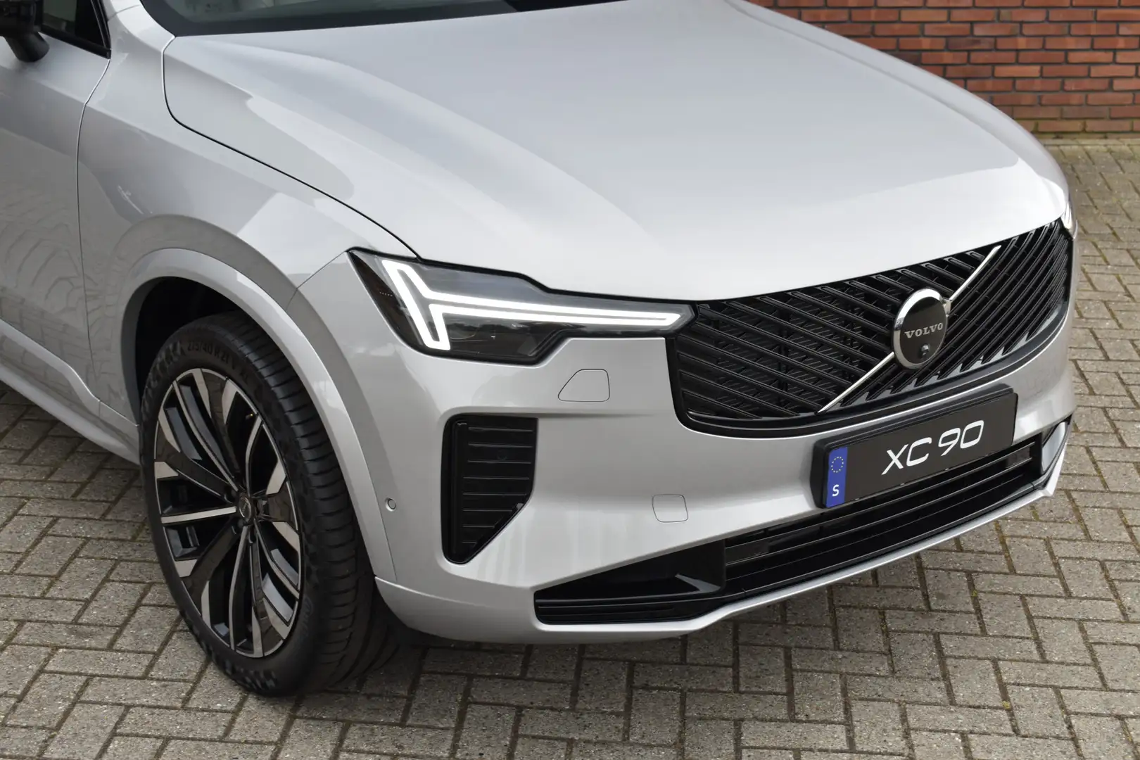 Volvo XC90 T8 455PK Plug-in hybrid AWD Ultra Dark | Bowers & Argent - 2