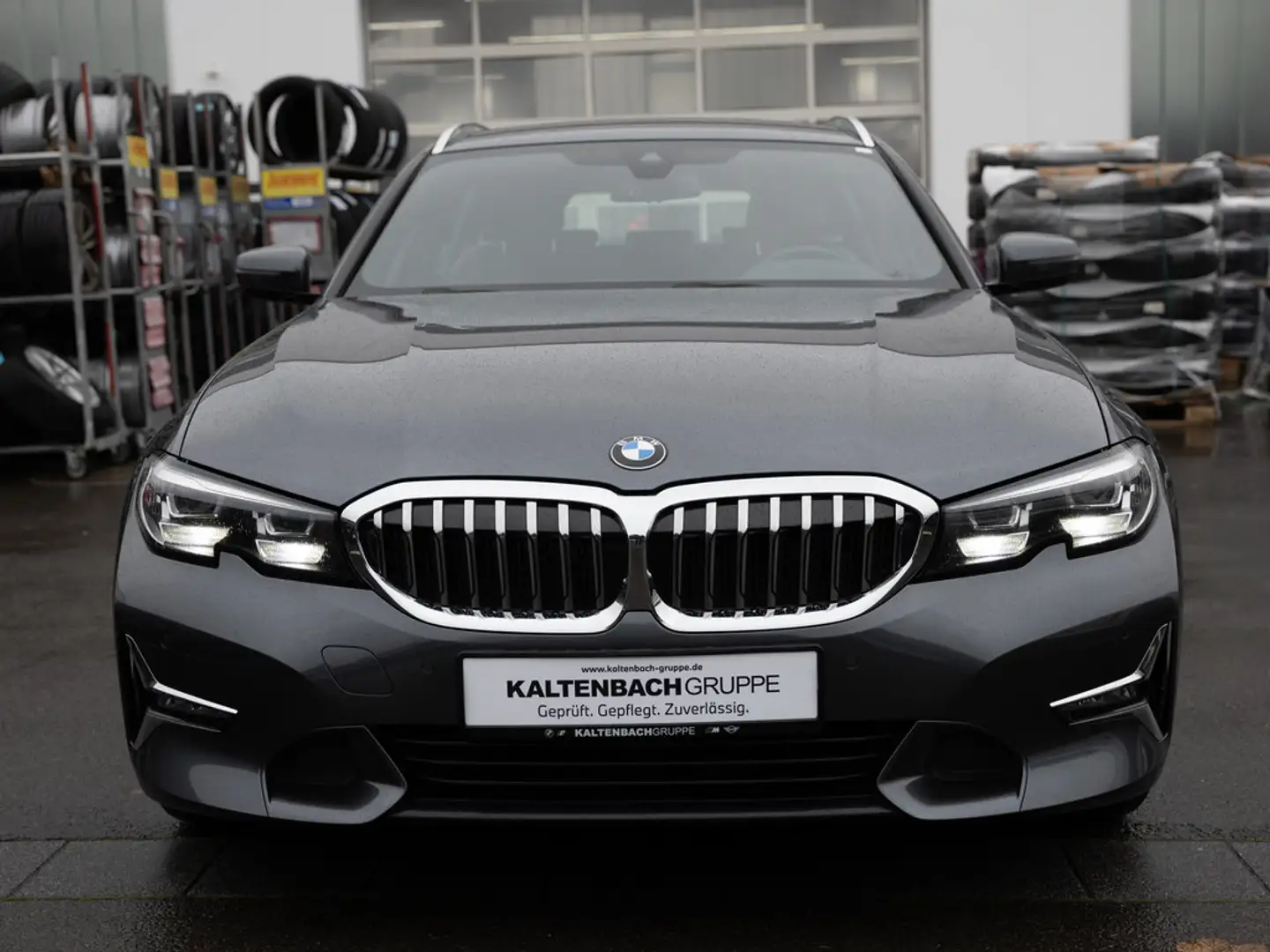 BMW 330 d Touring Luxury Line Individual Leder PDC Gris - 2