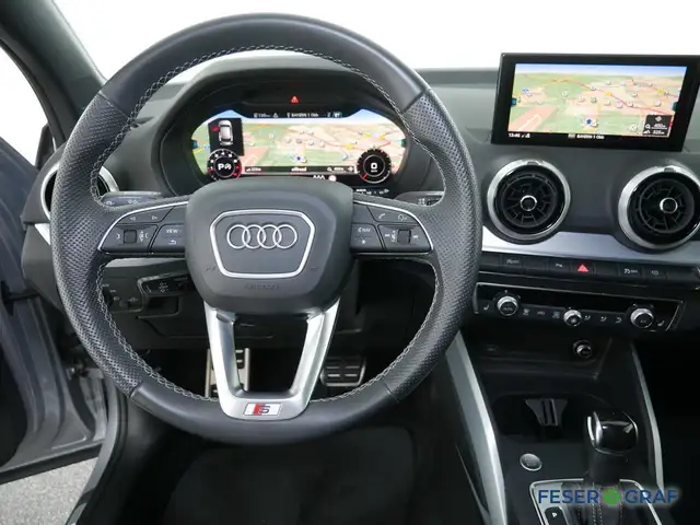 Audi Q2 view 12