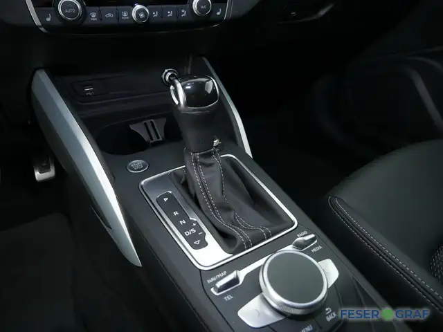 Audi Q2 view 11