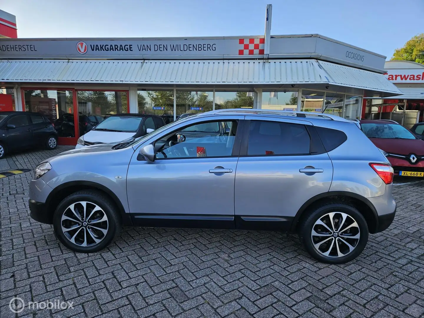 Nissan Qashqai 1.6 Connect Edition Gris - 2
