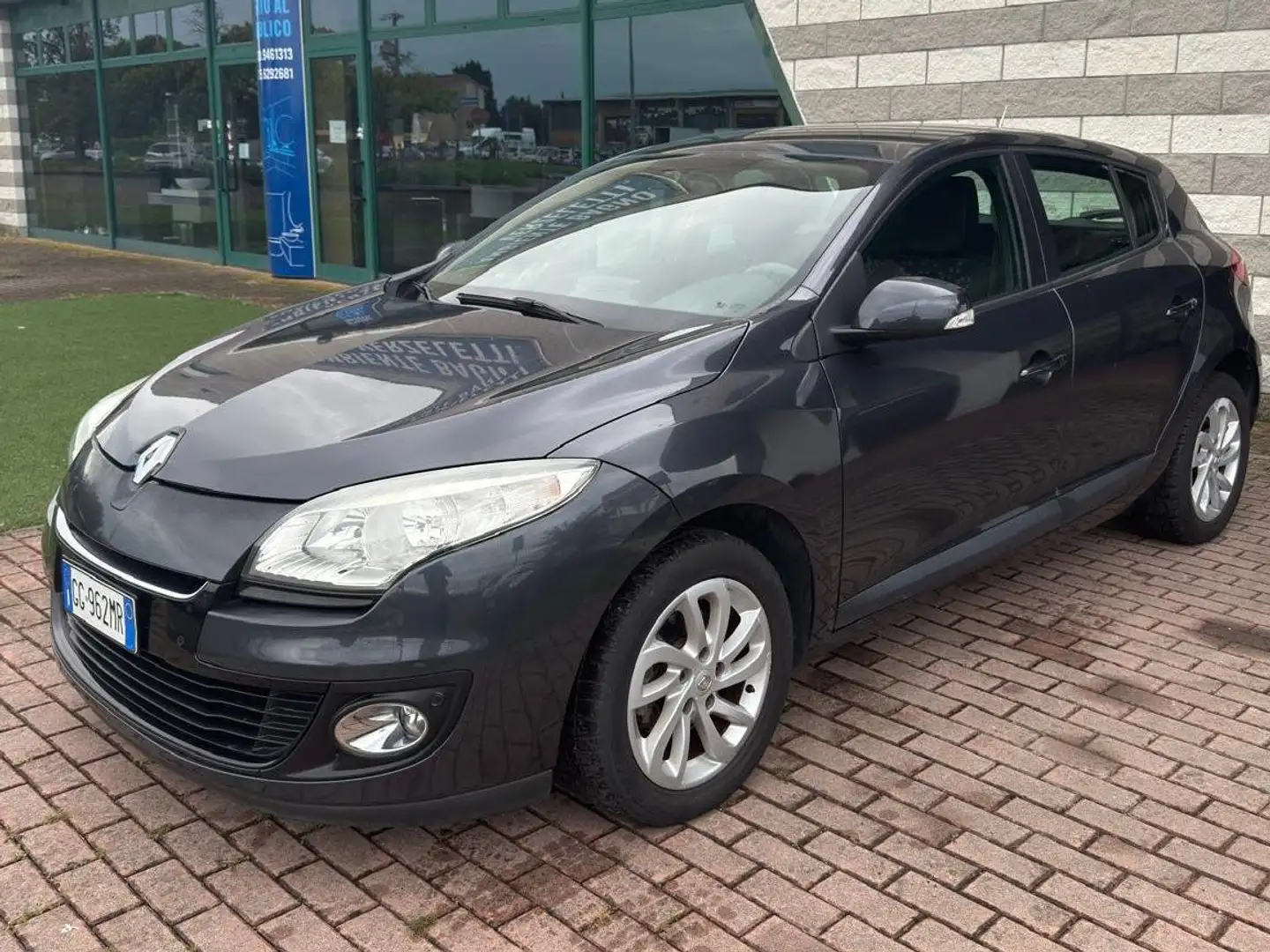 Renault Megane Megane III 2012 1.5 dci Wave 90cv Grijs - 2