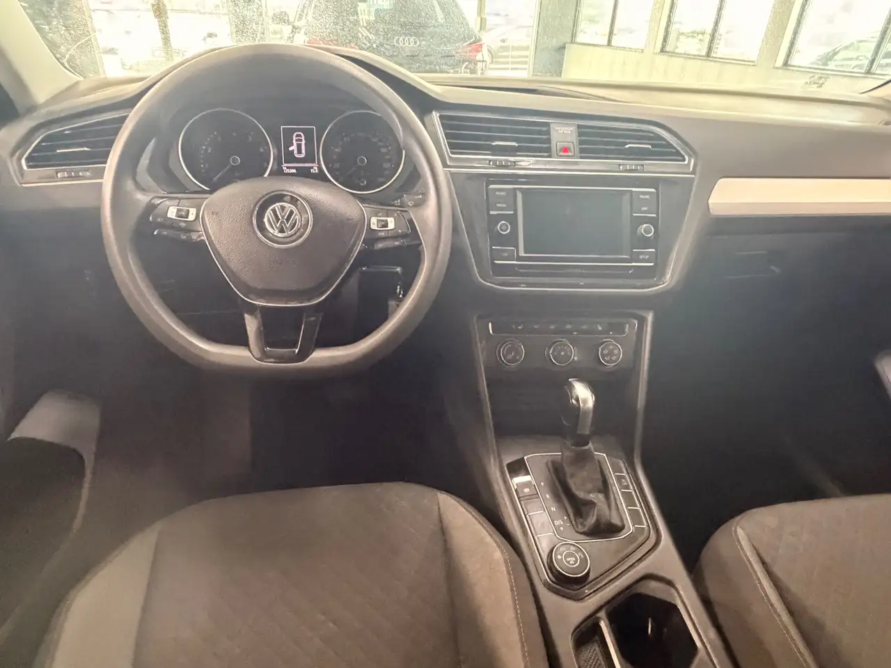 Volkswagen Tiguan снимка Volkswagen Tiguan