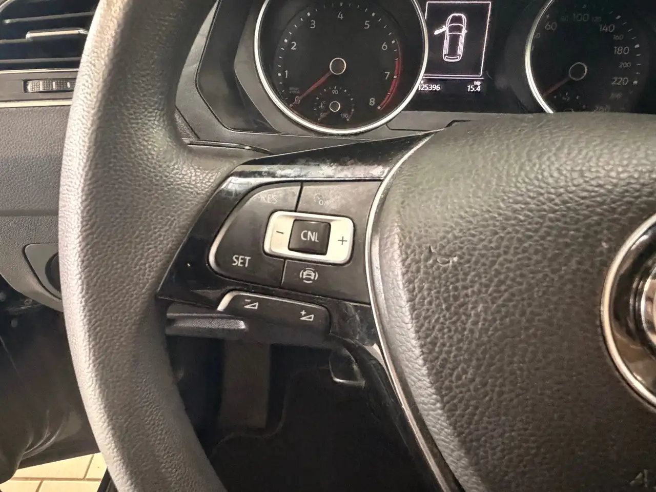 Volkswagen Tiguan снимка Volkswagen Tiguan