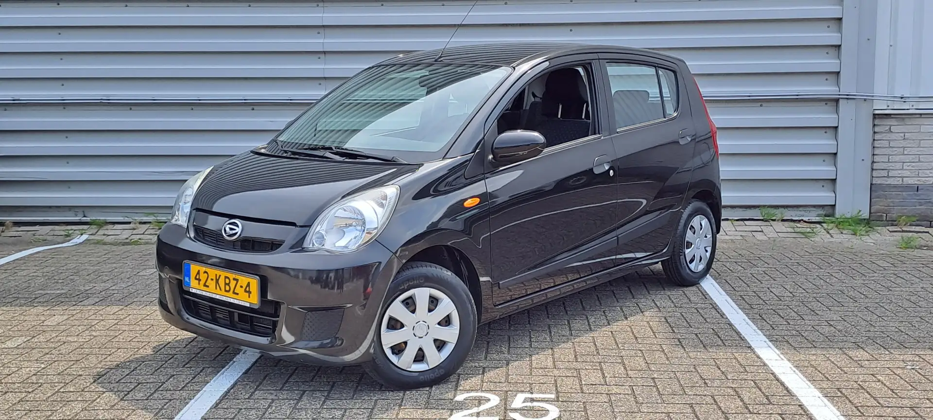 Daihatsu Cuore 1.0 Trend | Automaat | 1e eigenaar | Lage km stand Nero - 2