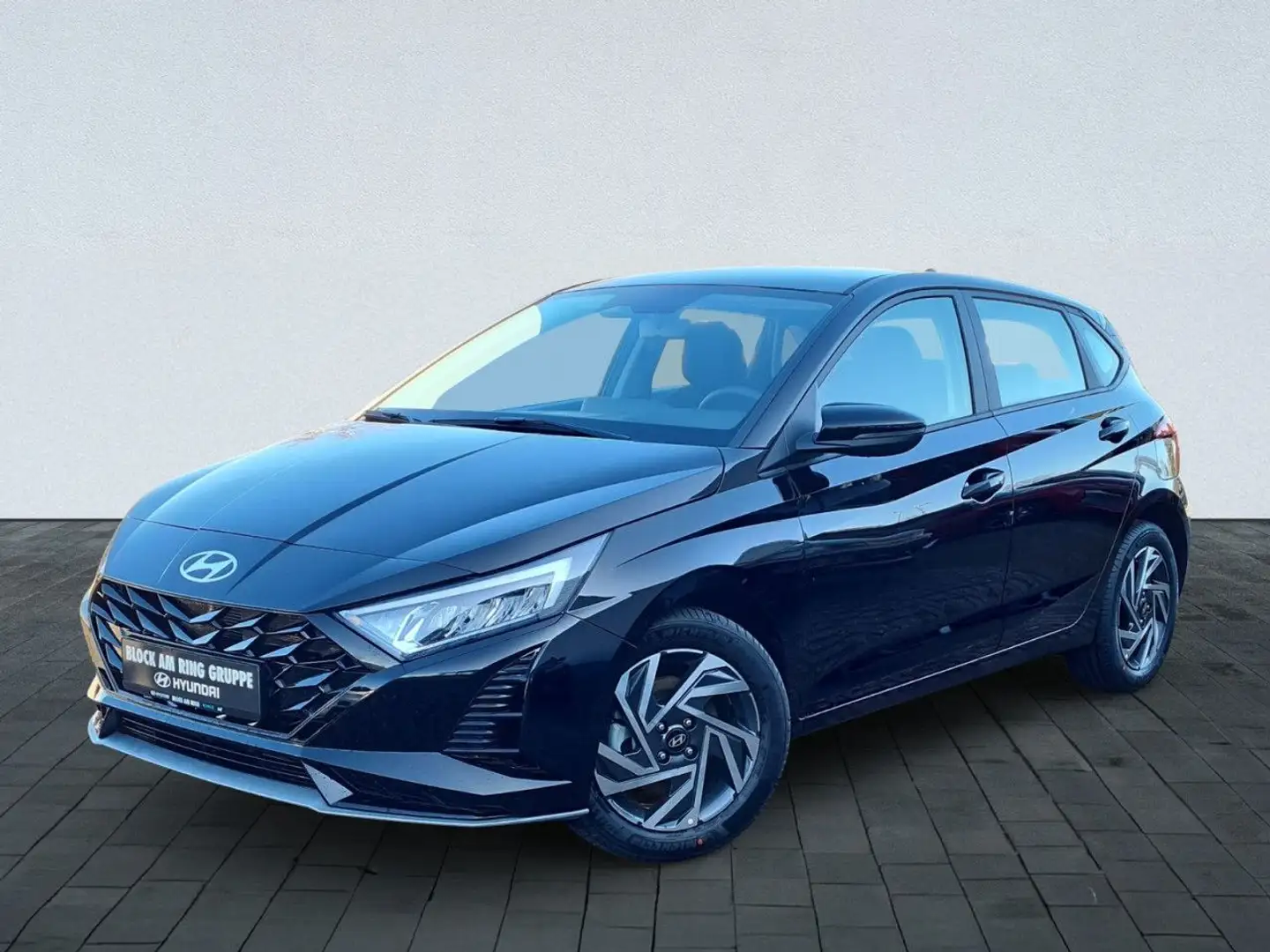 Hyundai i20 FL (MY25) 1.0 T-GDI (100 PS) 7-DCT 2WD Trend, Schwarz - 1