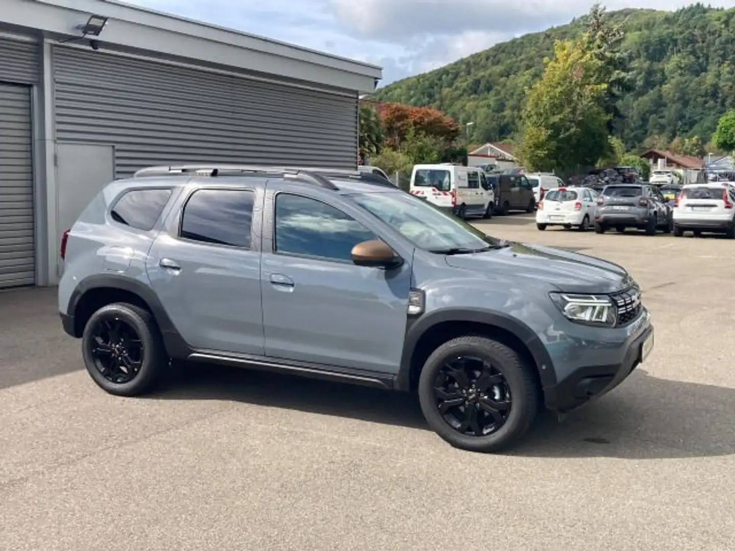Dacia Duster II 1.5 BLUE dCi 115 Extreme Anhängerkuppl Grau - 2