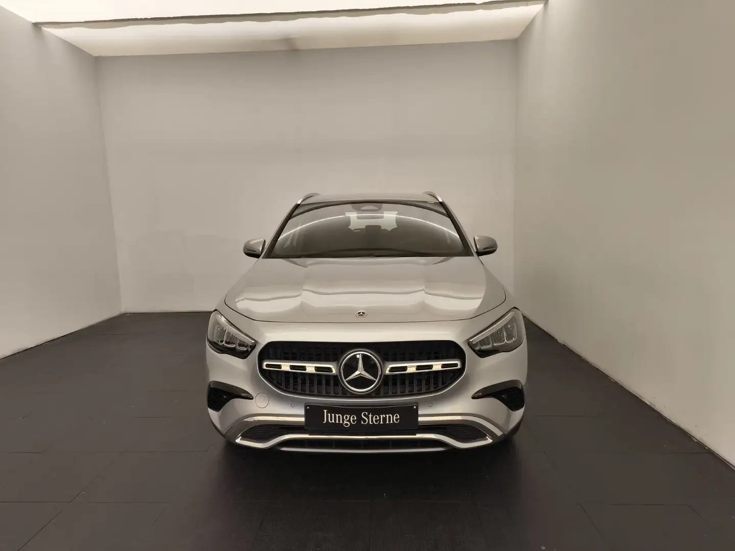 Mercedes-Benz GLA 180 GLA 180 Progr Advanced Winter-Paket AppleCarPlay Silber - 2