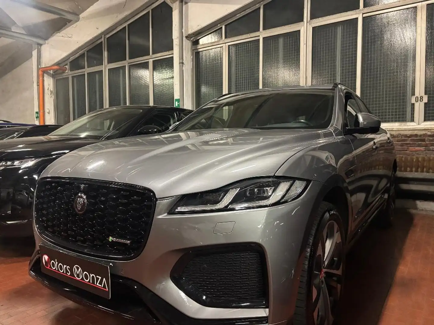Jaguar F-Pace 2.0 i4 phev R-Dynamic -cerchi da 21"- tetto pan Grigio - 1