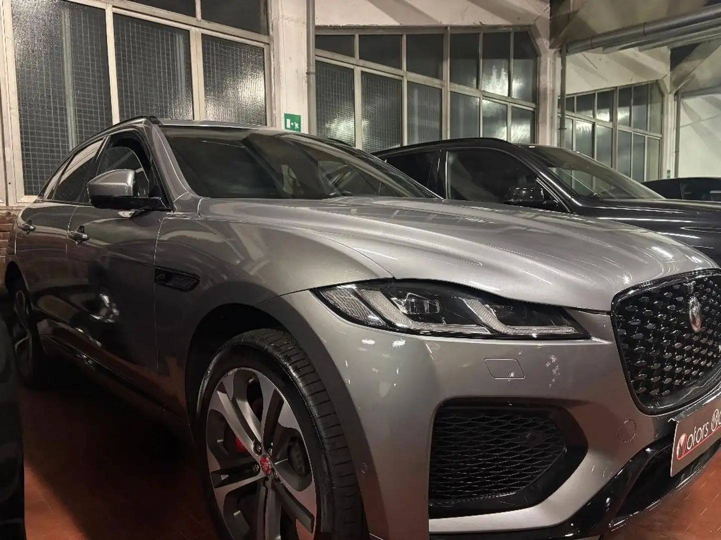 Jaguar F-Pace 2.0 i4 phev R-Dynamic 404cv- cerchi da 21"- tetto Grijs - 1