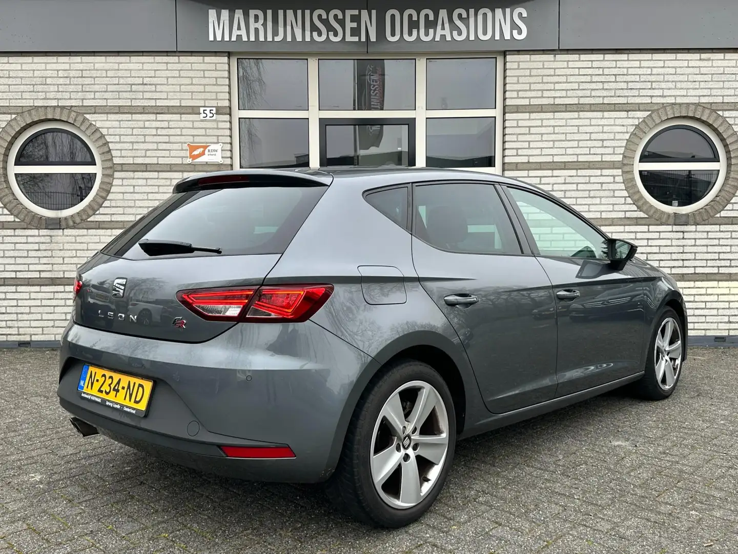 SEAT Leon 1.4 EcoTSI ACT FR |Stoelvw,Cruise,Navi,PDC| Сірий - 2