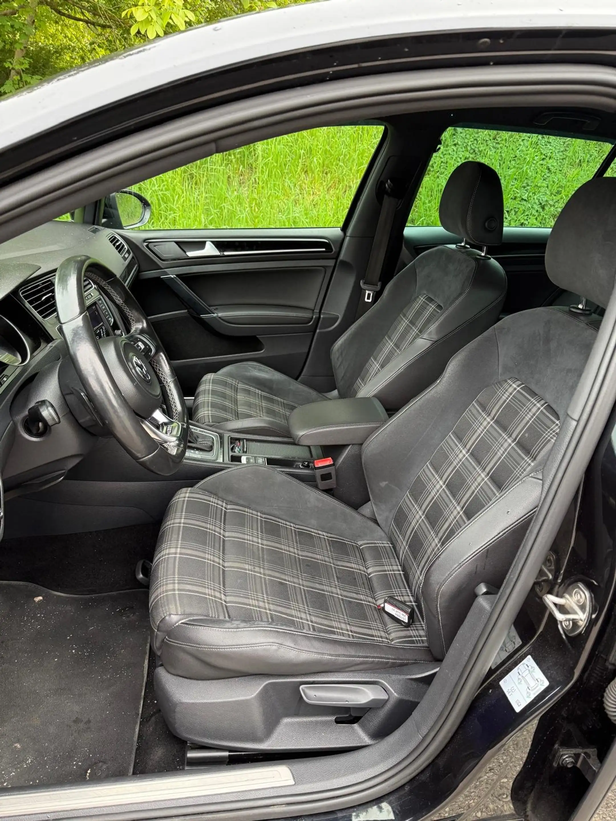 Volkswagen Golf GTD GTD BMT — photo 7