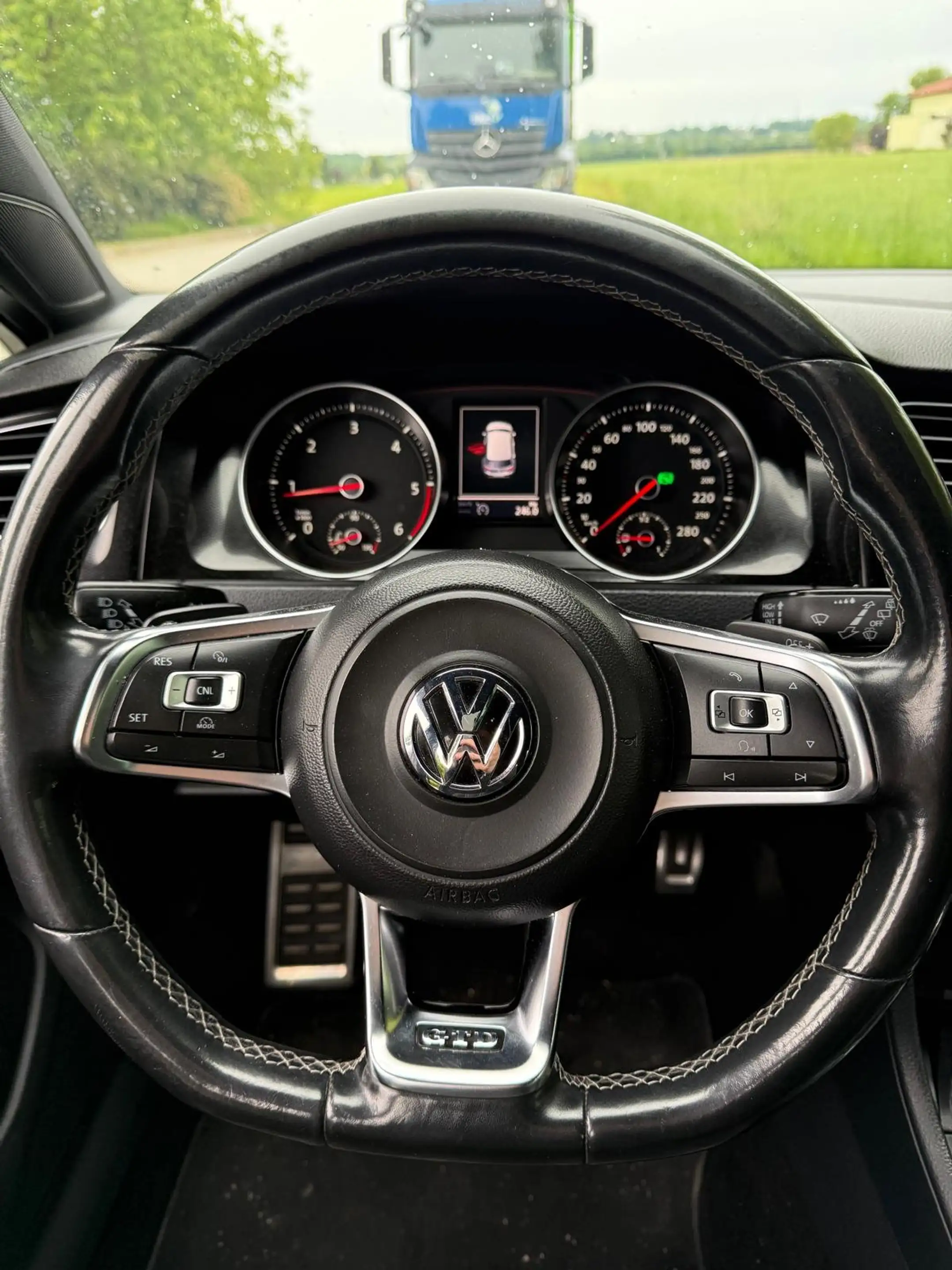 Volkswagen Golf GTD GTD BMT — photo 10
