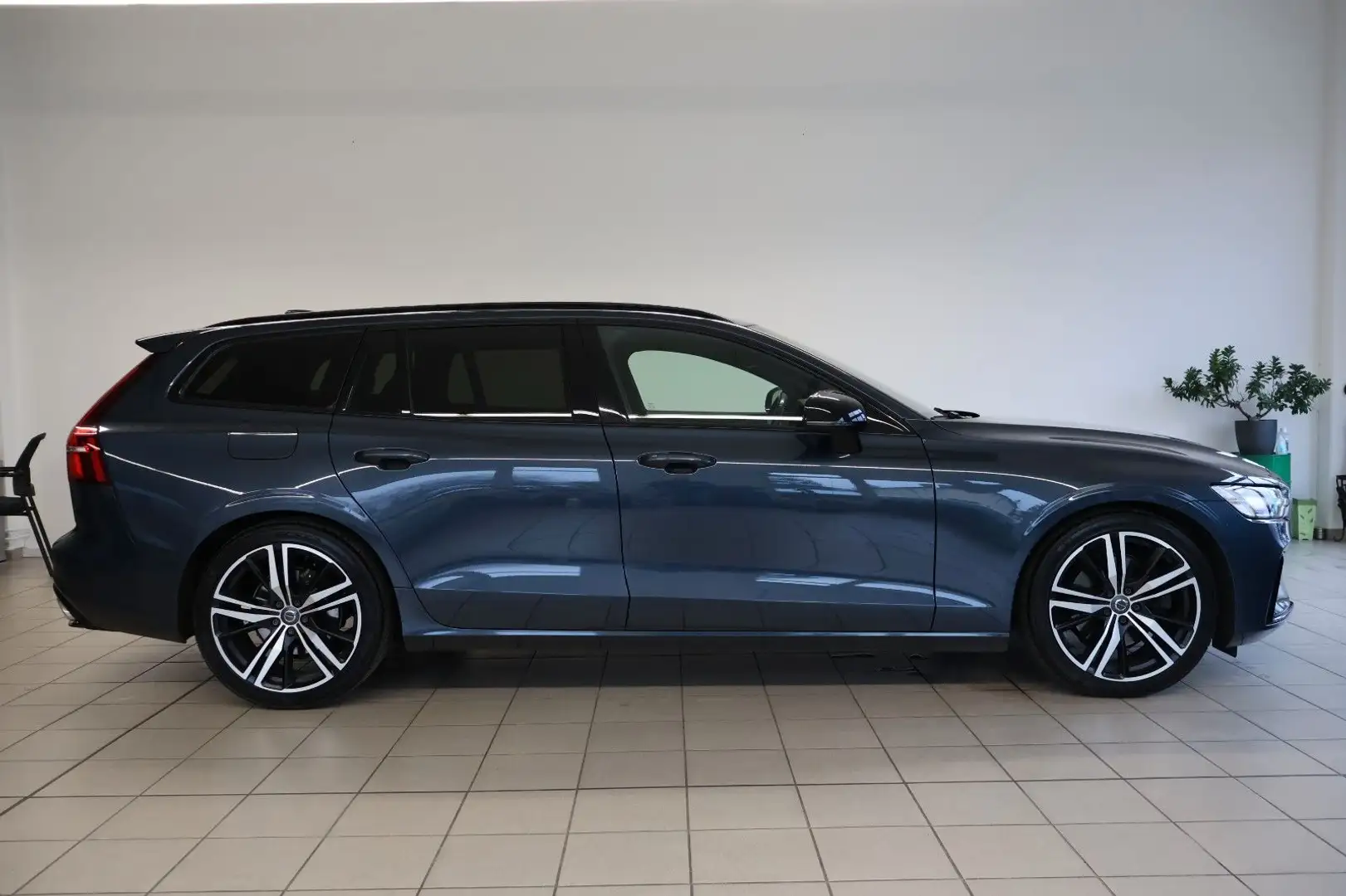 Volvo V60 R-Design LED KAMERA CarPlay MEMORY H/K Bleu - 2