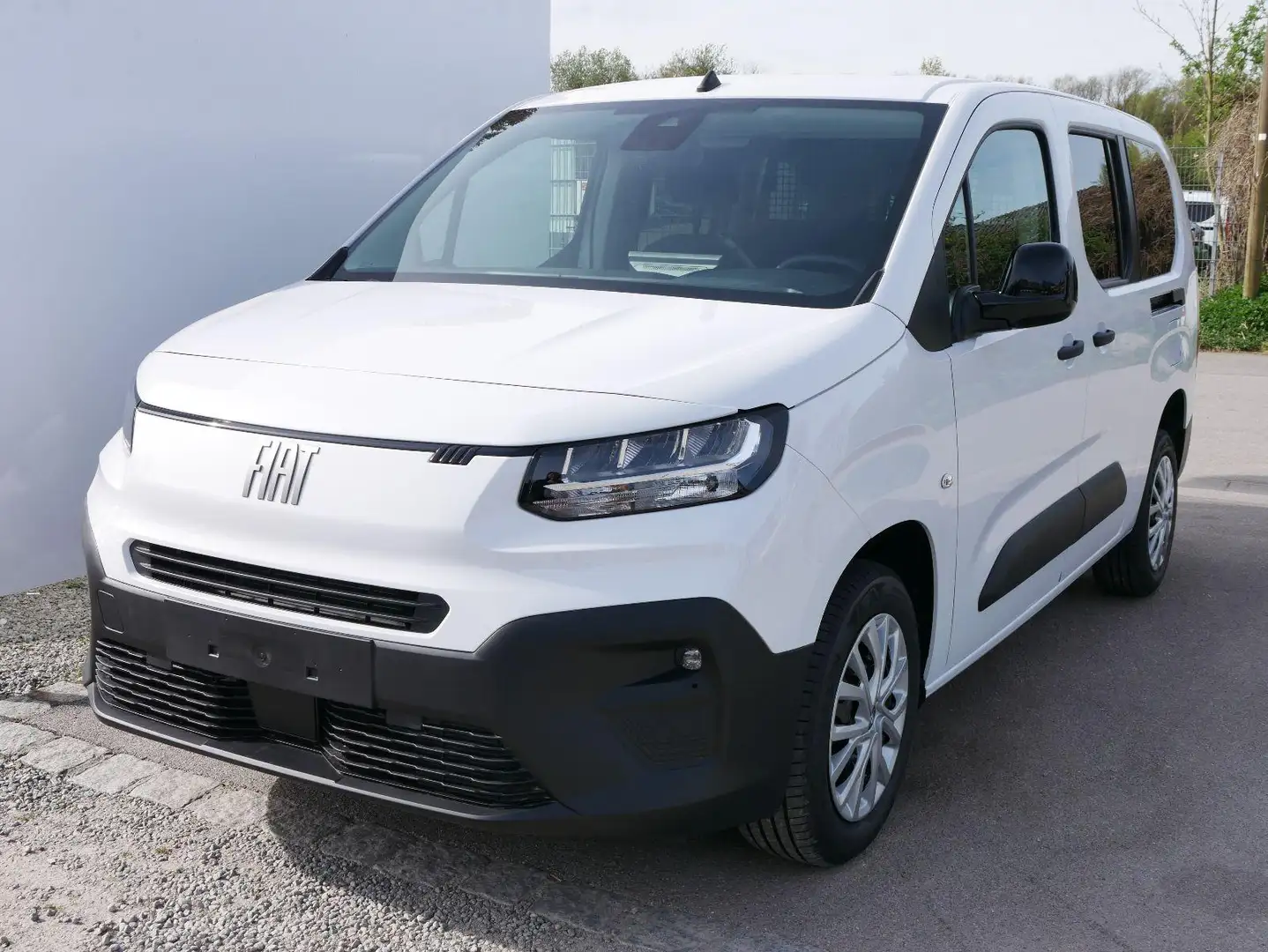 Fiat Doblo Combi L2 1.5 BlueHDI *PDC HINTEN*KLIMA*DAB*TEMPOMA Weiß - 2