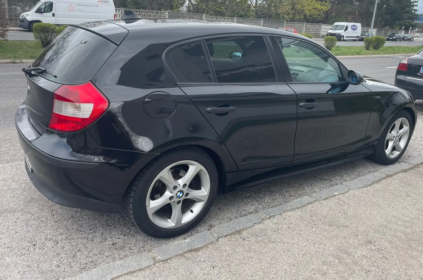 BMW 118 118d - 1