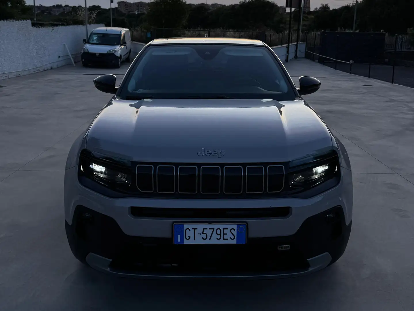 Jeep Avenger Avenger 1.2 turbo Longitude fwd 100cv Gris - 1