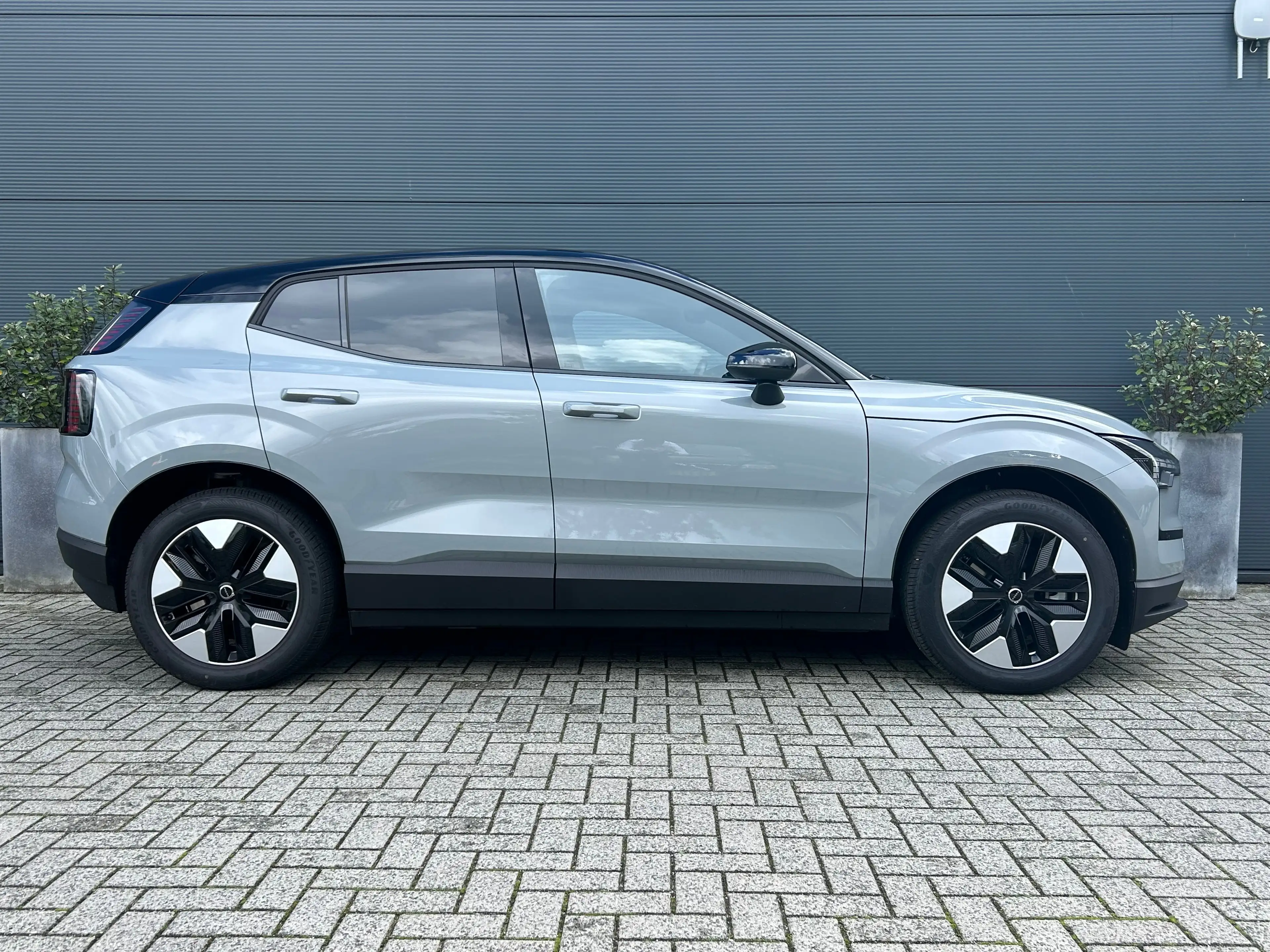 Volvo EX30 P3 Long Range Plus Europa 69 kWh | Stoel & stuurve — photo 3