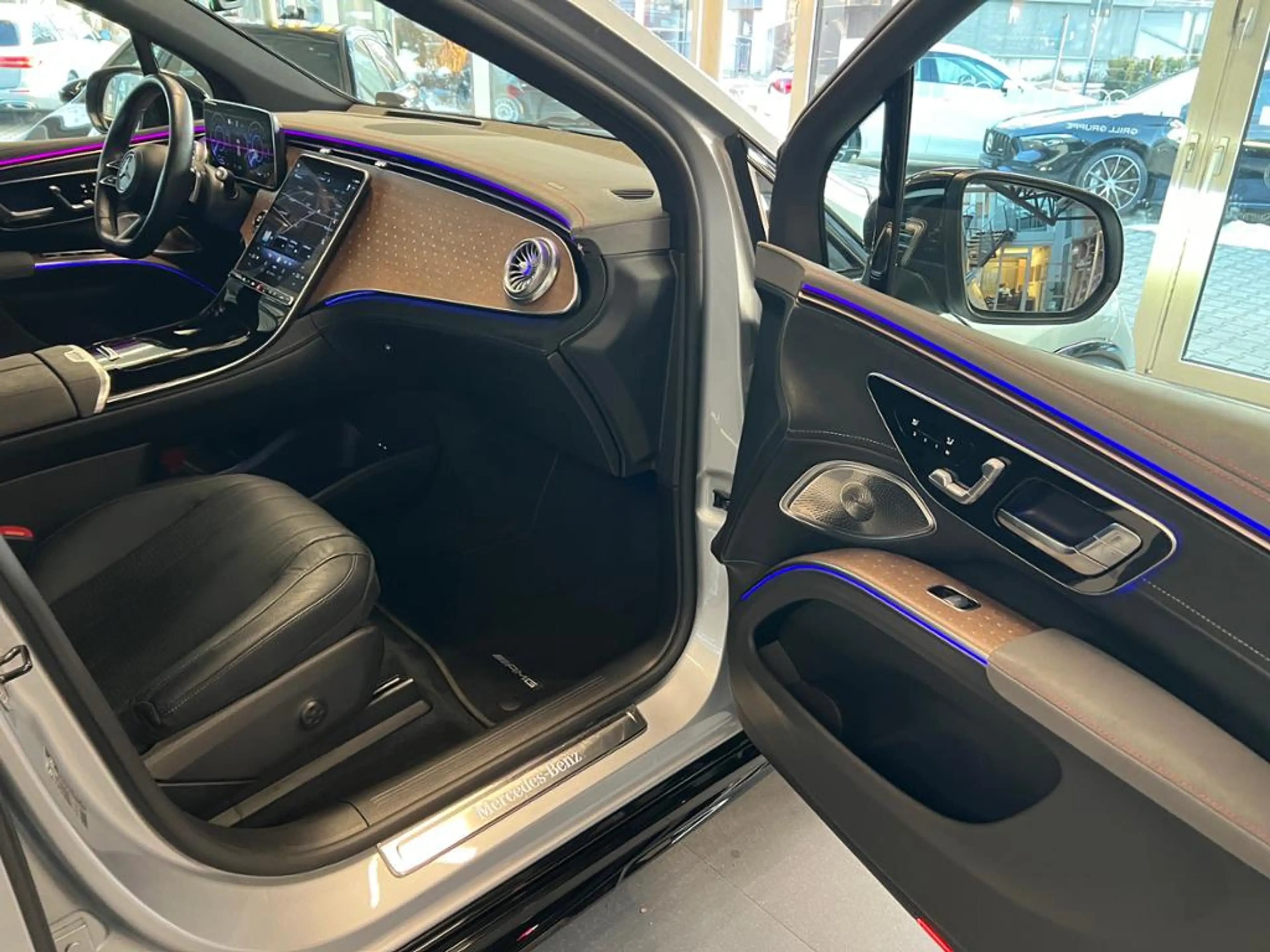 Mercedes-Benz EQS SUV 450 4M  AMG Night Premium Airmatic 360 — photo 10