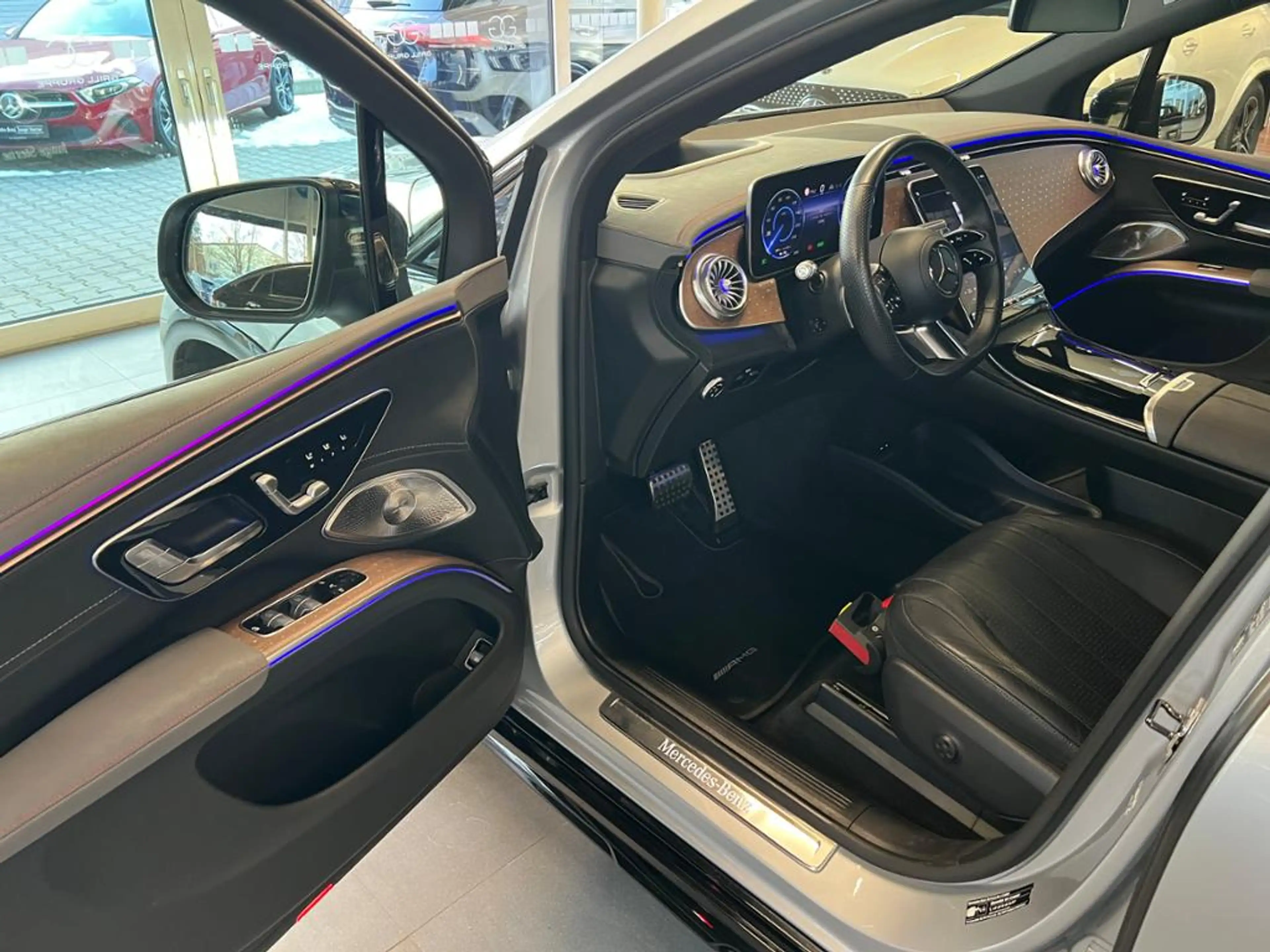 Mercedes-Benz EQS SUV 450 4M  AMG Night Premium Airmatic 360 — photo 8