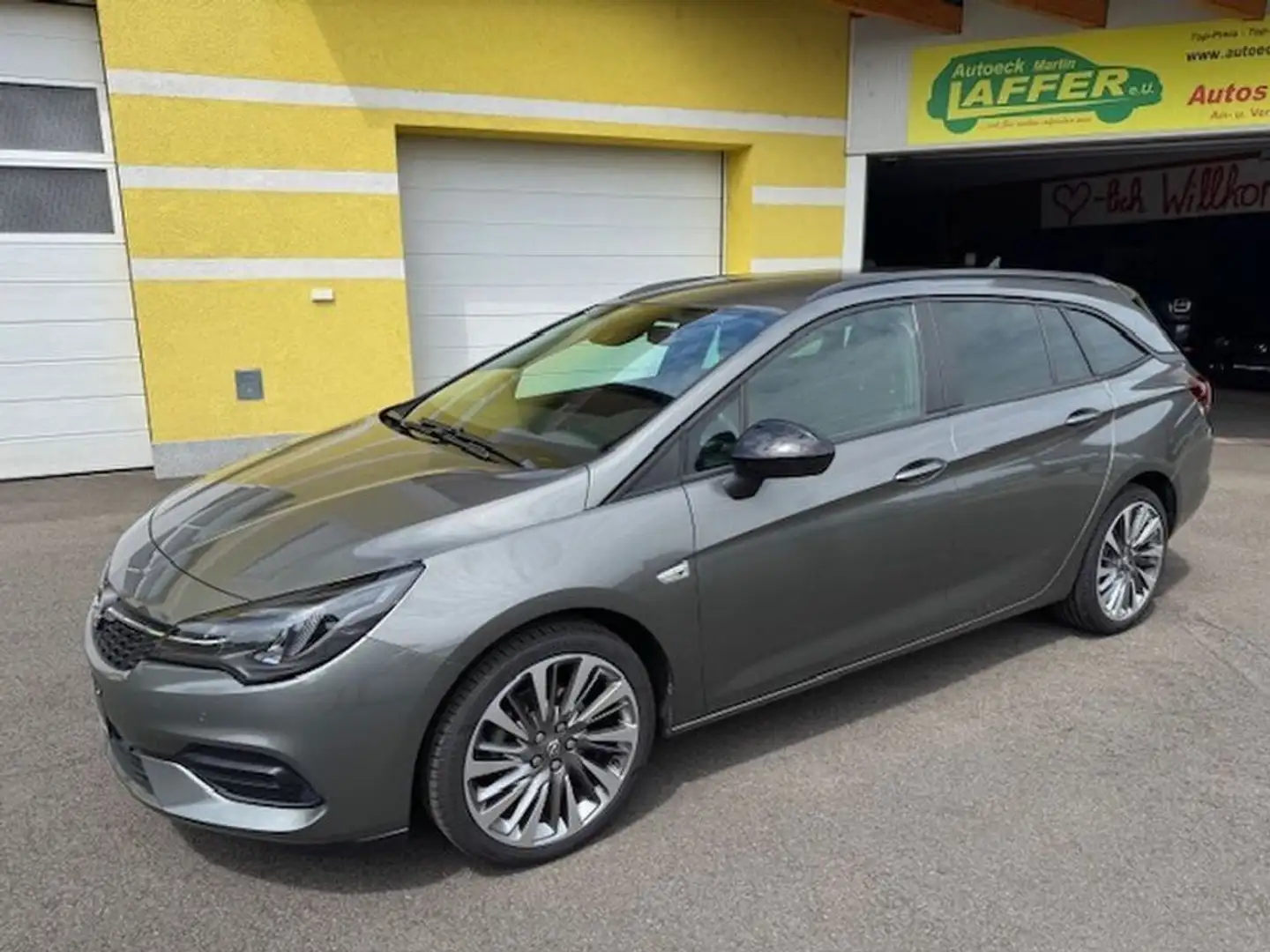 Opel Astra Sports Tourer 1.5 TDCi - Edition - TOP! Grau - 1