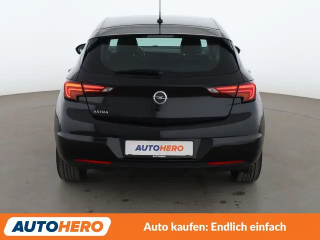 Opel Astra view 5