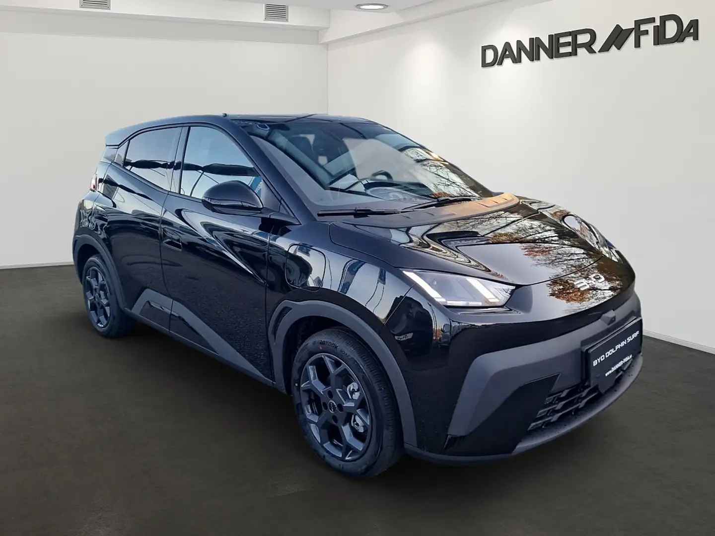 BYD Dolphin Surf 43,2 kWh Comfort Österreich Paket Schwarz - 2