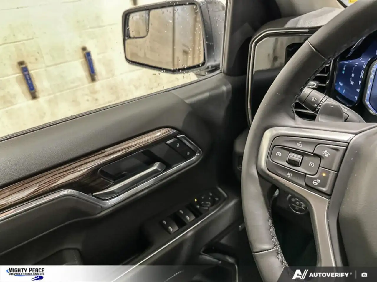Chevrolet Silverado 1500 снимка Chevrolet Silverado 1500