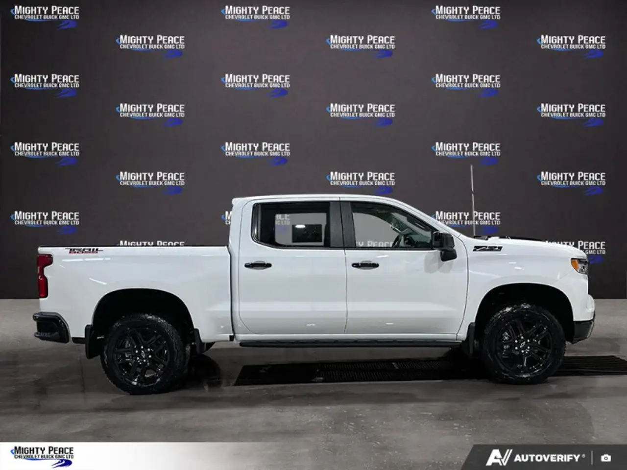 Chevrolet Silverado 1500 снимка Chevrolet Silverado 1500