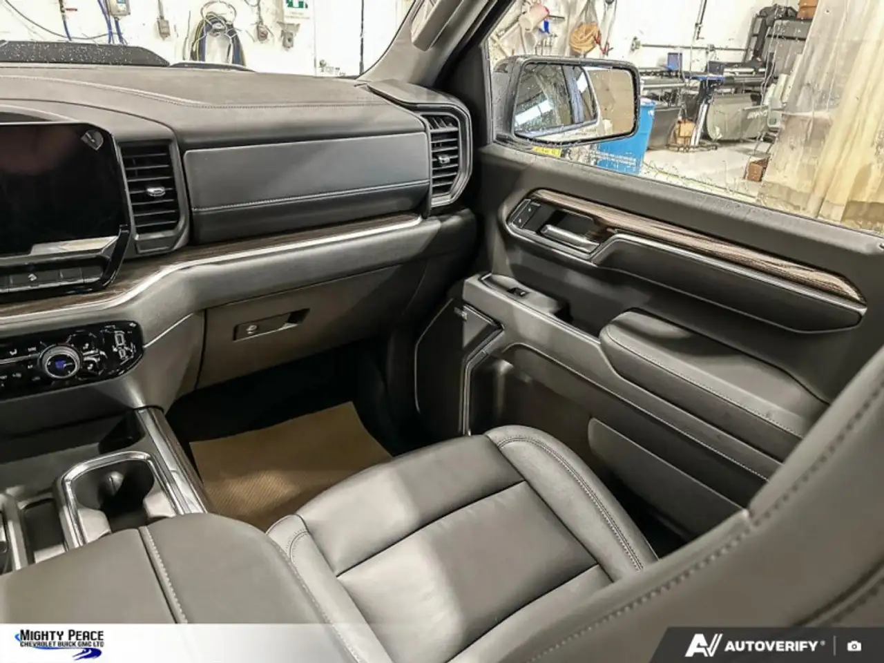 Chevrolet Silverado 1500 снимка Chevrolet Silverado 1500