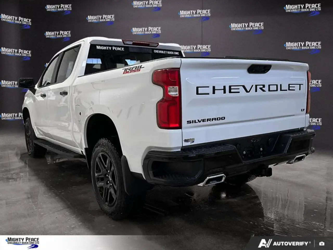 Chevrolet Silverado 1500 снимка Chevrolet Silverado 1500