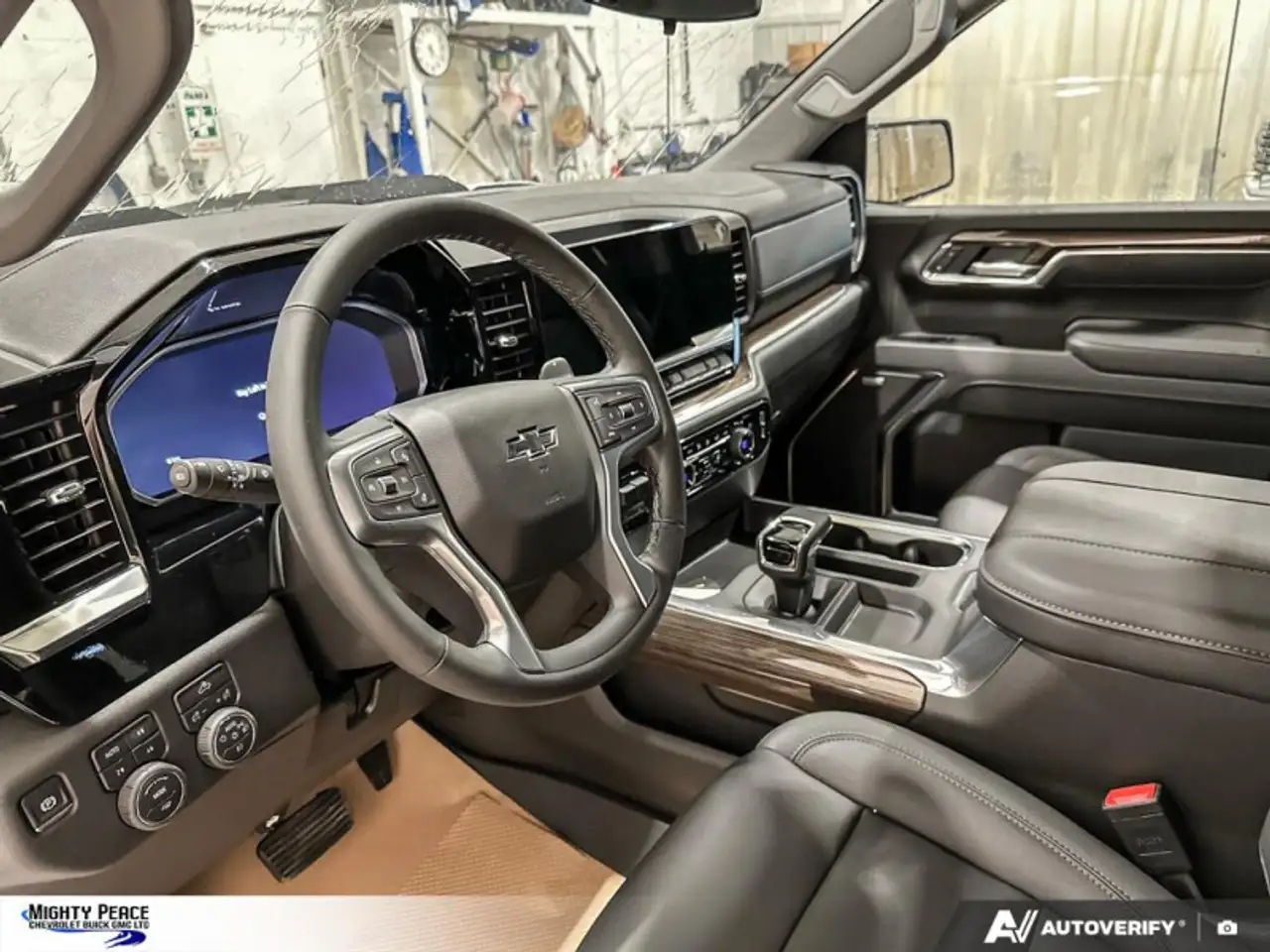 Chevrolet Silverado 1500 снимка Chevrolet Silverado 1500
