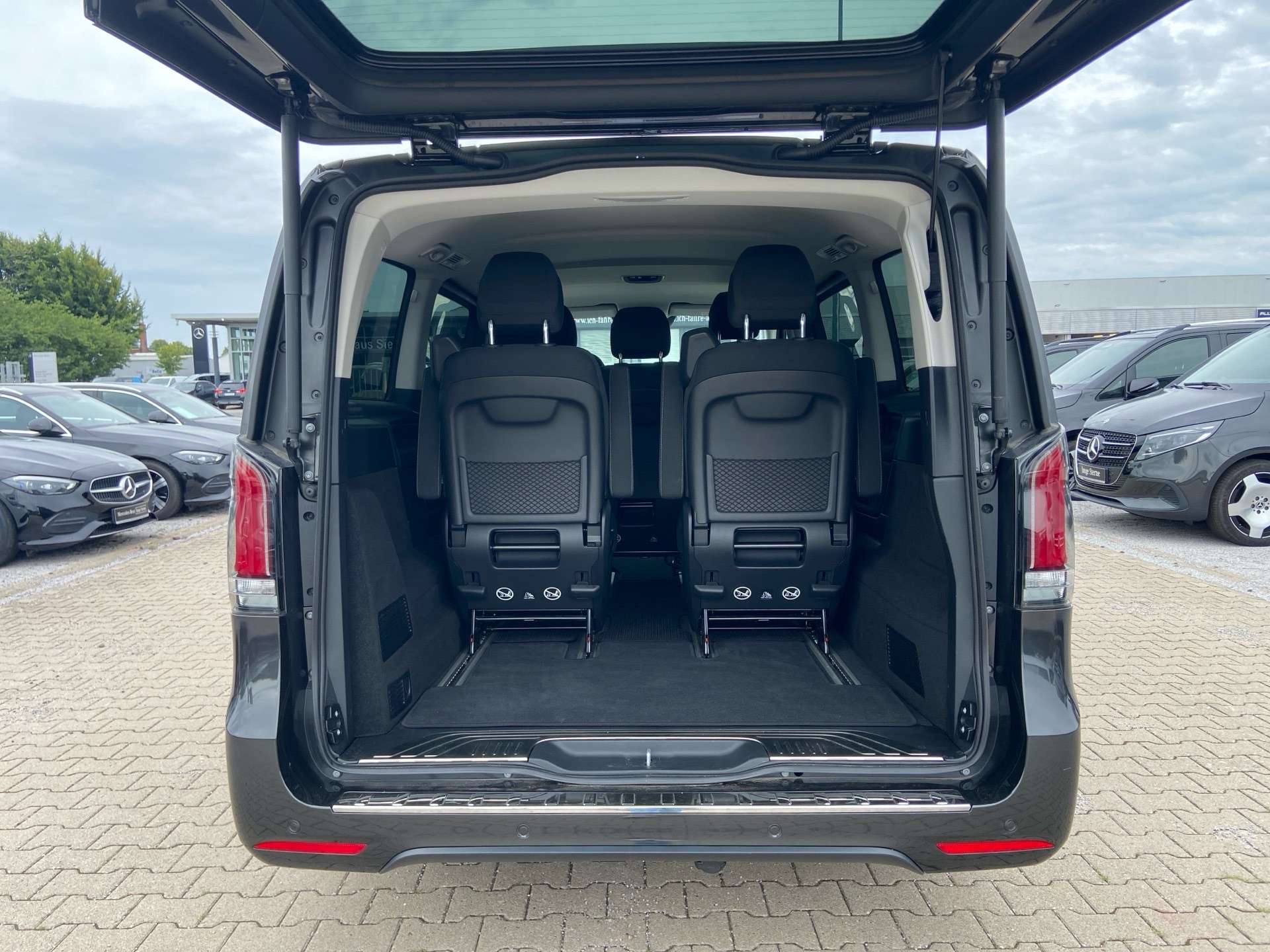 Mercedes-Benz V 250