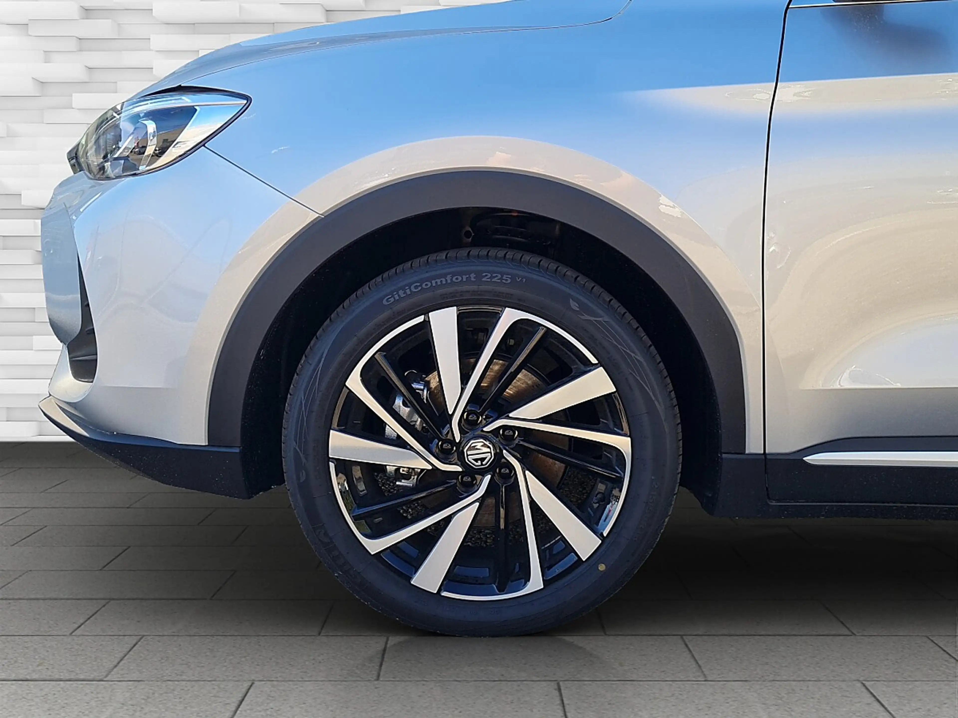 MG ZS 1.5 Hybrid+ Luxury — photo 6