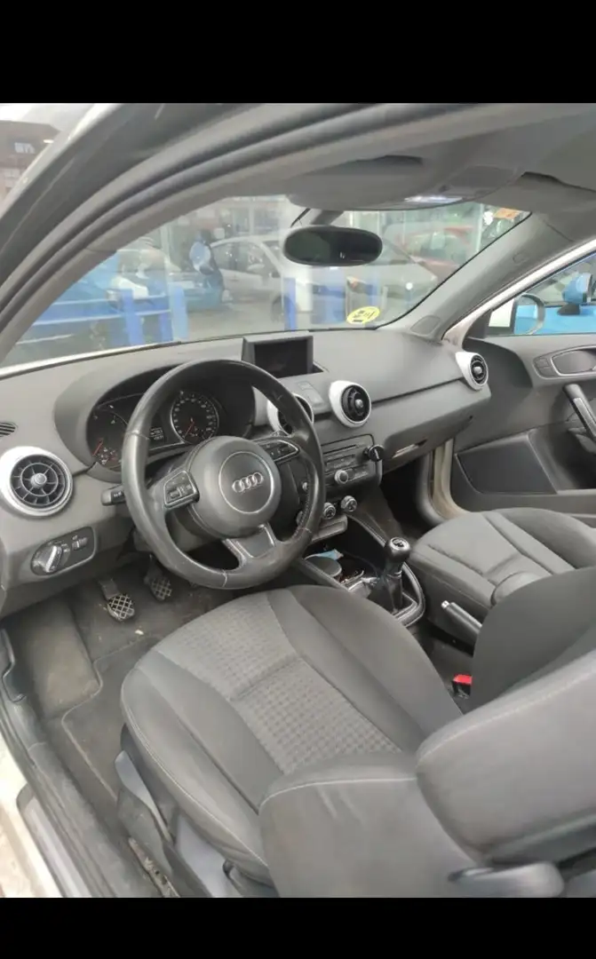 Audi A1 Sportback 1.6TDI Attraction 105 - 2