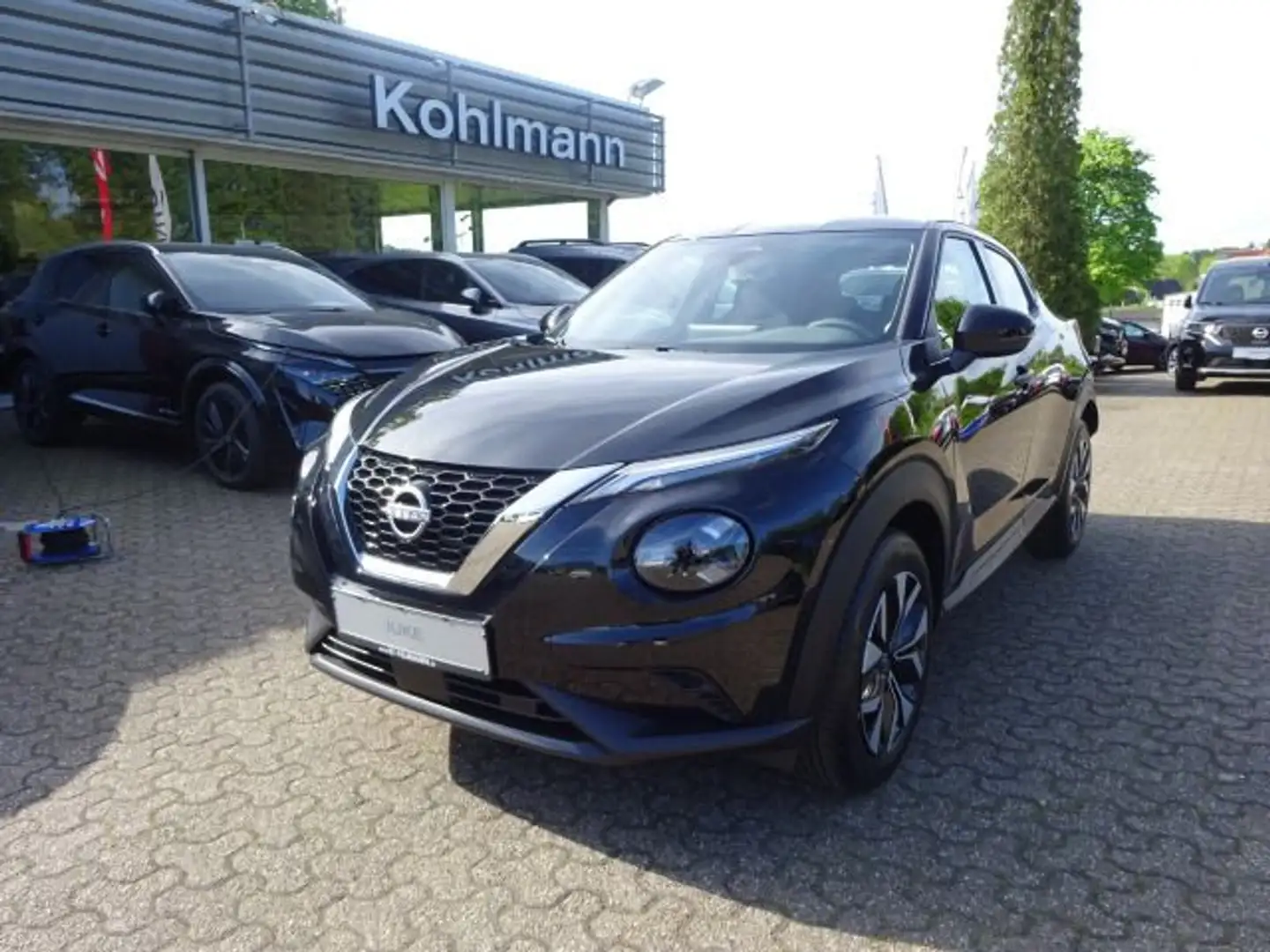 Nissan Juke Acenta 1.0 6MT Navi Klima Kamera Zwart - 1