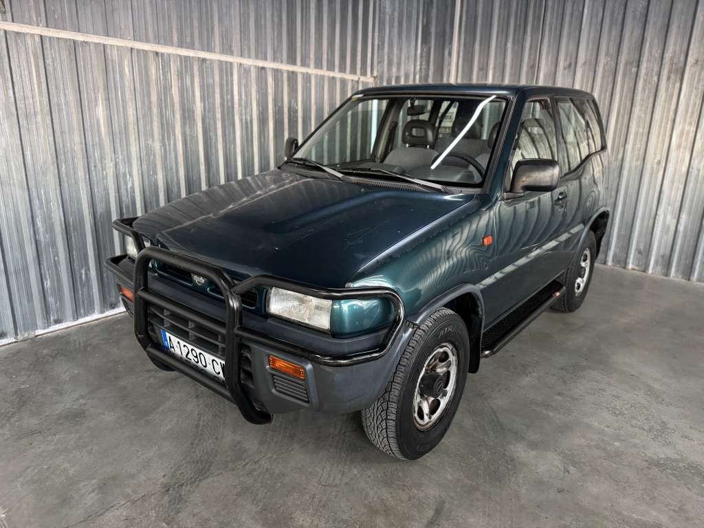 Nissan Terrano 2.7 TD Comfort - foto 1
