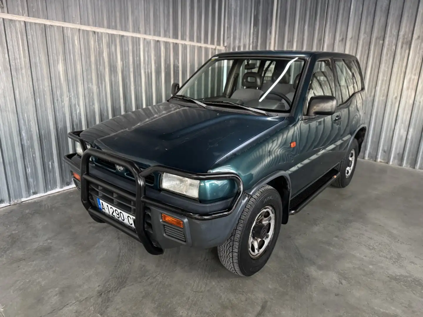 Nissan Terrano 2.7 TD Comfort Grün - 1