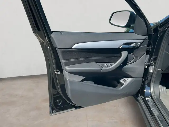 BMW X1 view 8