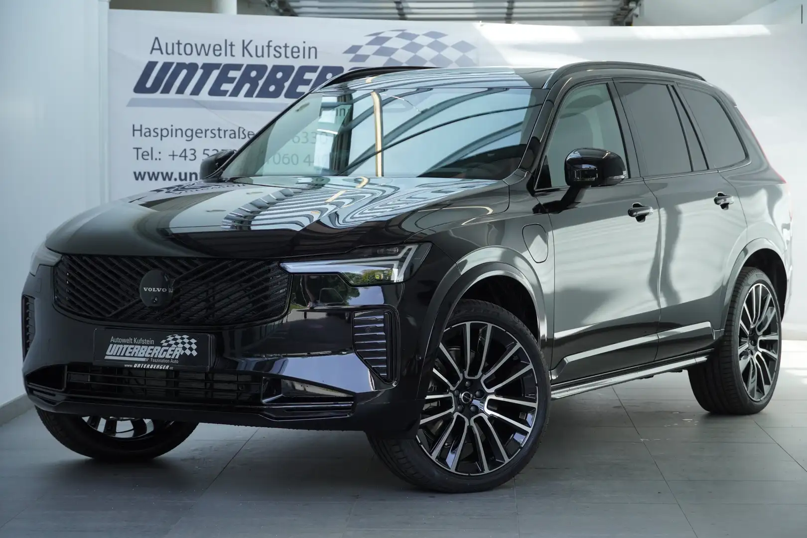 Volvo XC90 T8 Executive Edition PHEV Schwarz - 2