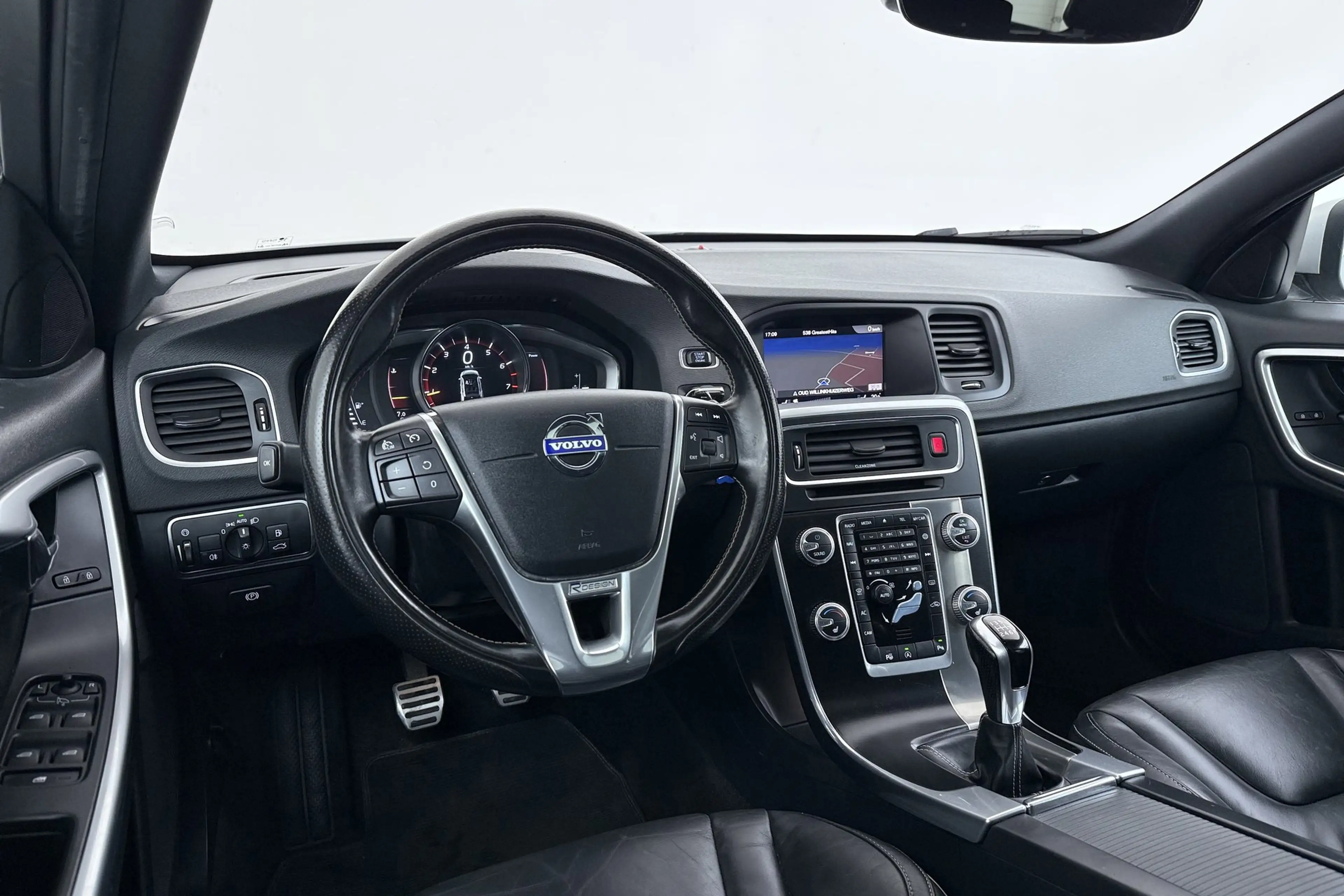 Volvo V60 2.0 T4 Business Sport R-Design | Trekhaak | Schuif — photo 17
